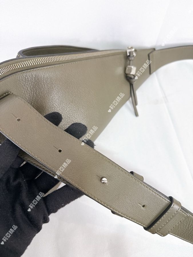 莉亞精品♡ Loewe Anton 胸包 墨綠色 二手美包-16