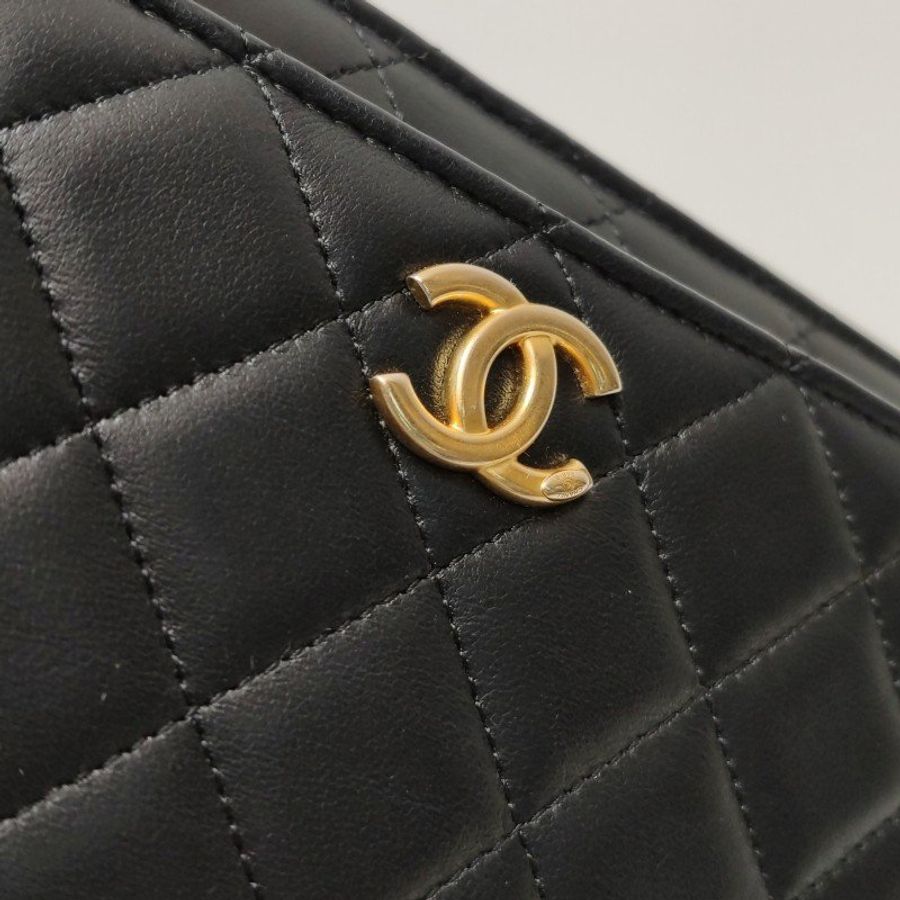 Chanel 羊皮純色菱格絎縫雙C標識斜背包單肩包-12