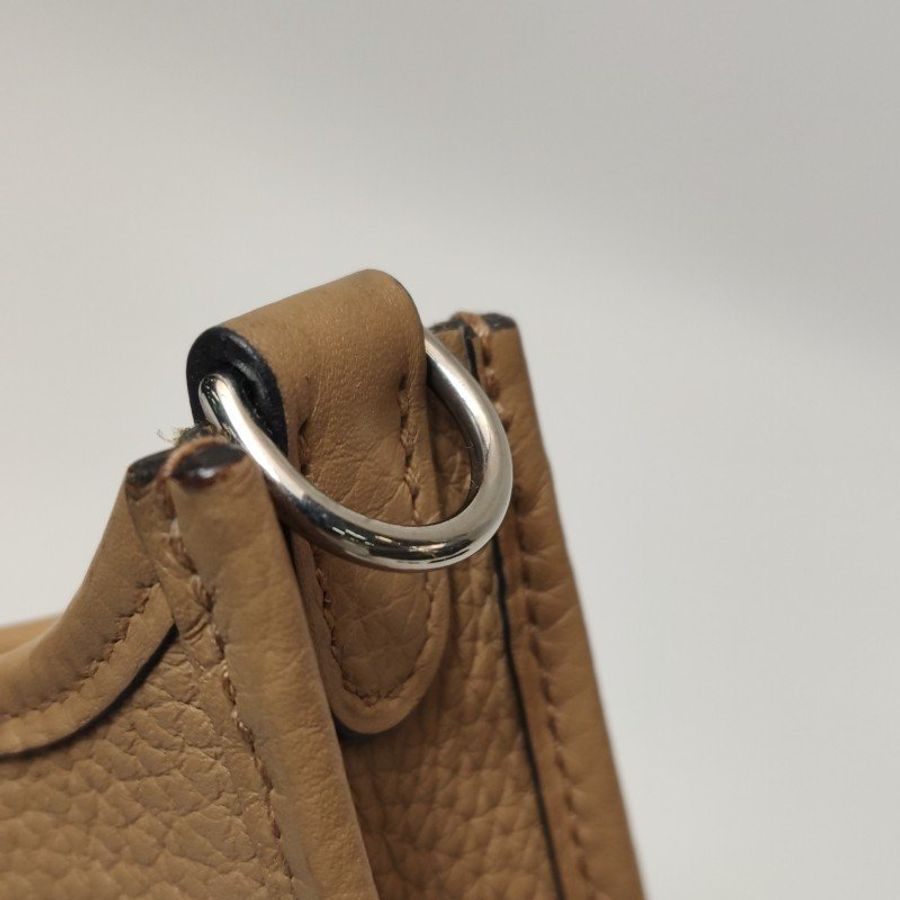 Hermes Evelyne16鏤空肩背包Clemence（TC）牛皮銀扣0M奶茶色U刻-11