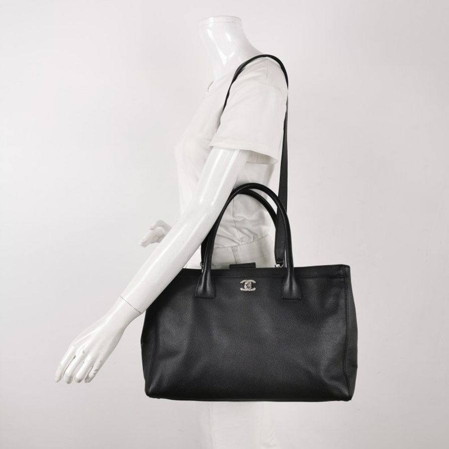 Chanel Cerf Tote牛皮純色雙C釦子母包單肩包-1