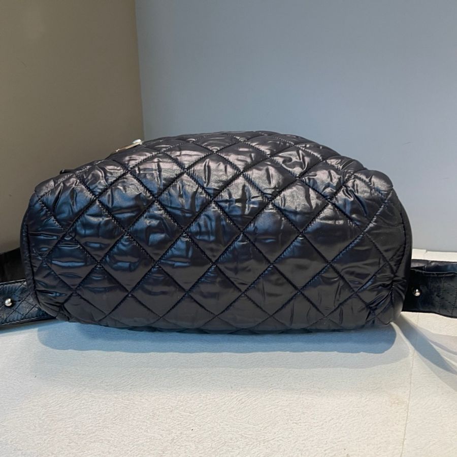 Chanel/香奈兒 閒置黑色菱格紋Cocoon太空棉雙肩包 28*36-5