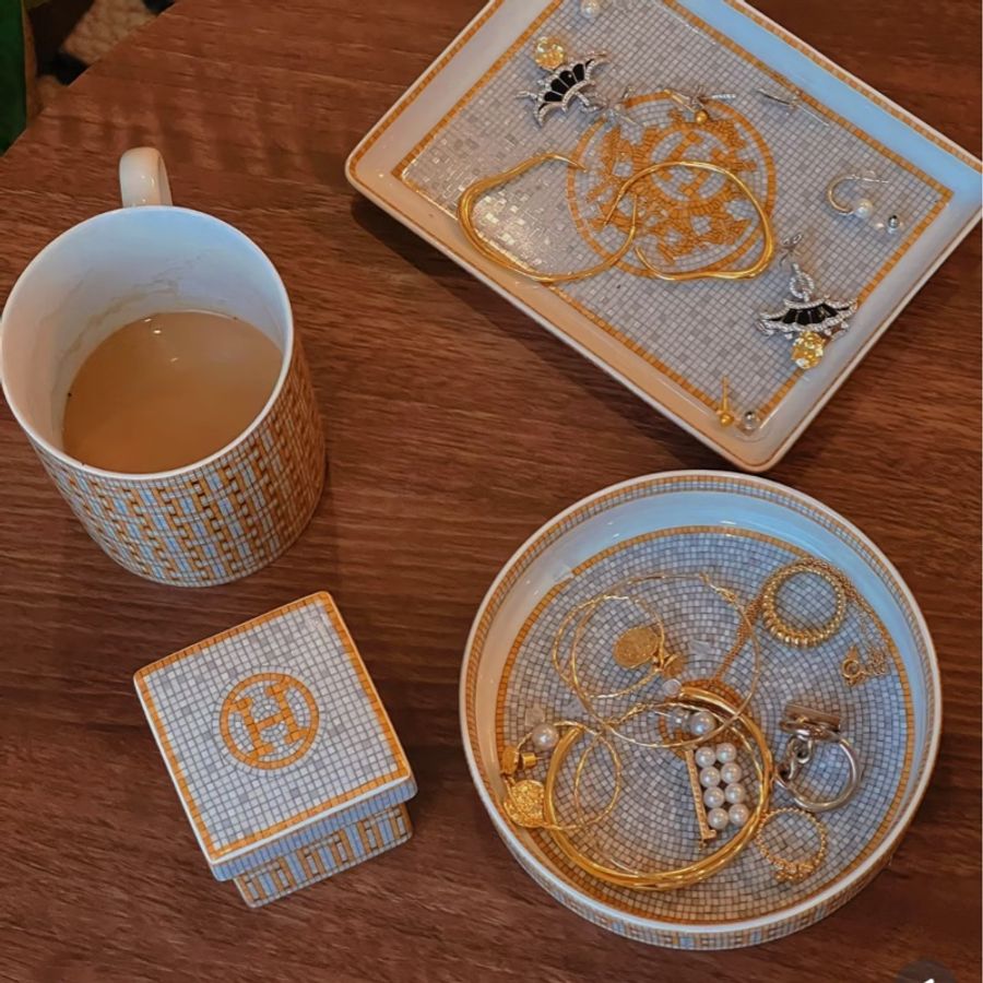 現貨商品 全新商品 台灣購證 Hermes 金色馬賽克圓形收納飾品盤-2
