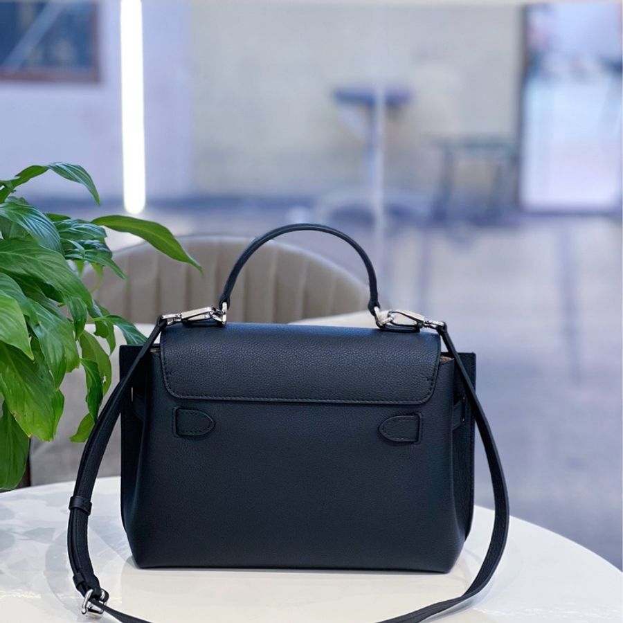 99新❤️Lv lockme ever 黑銀牛皮手提單肩斜挎包，芯片款-1