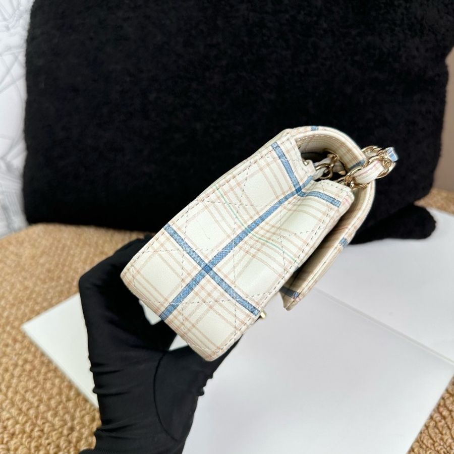 Chanel 奶油白藍天白雲彩色格子cf 大mini-6
