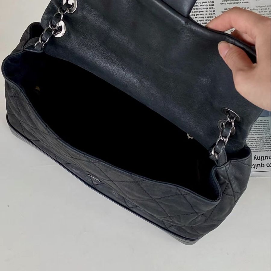 Chanel • 稀有黑銀珠光牛皮Cf 硬底機場包 🈶保卡-6