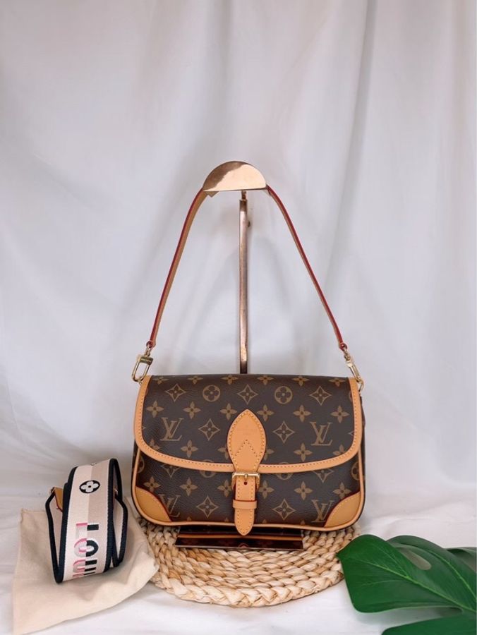 LV 經典法棍包 M45985-5