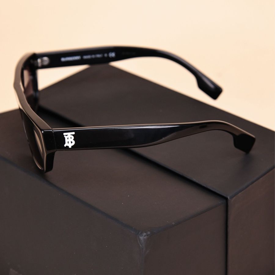 Burberry黑色窄镜腿墨镜-1