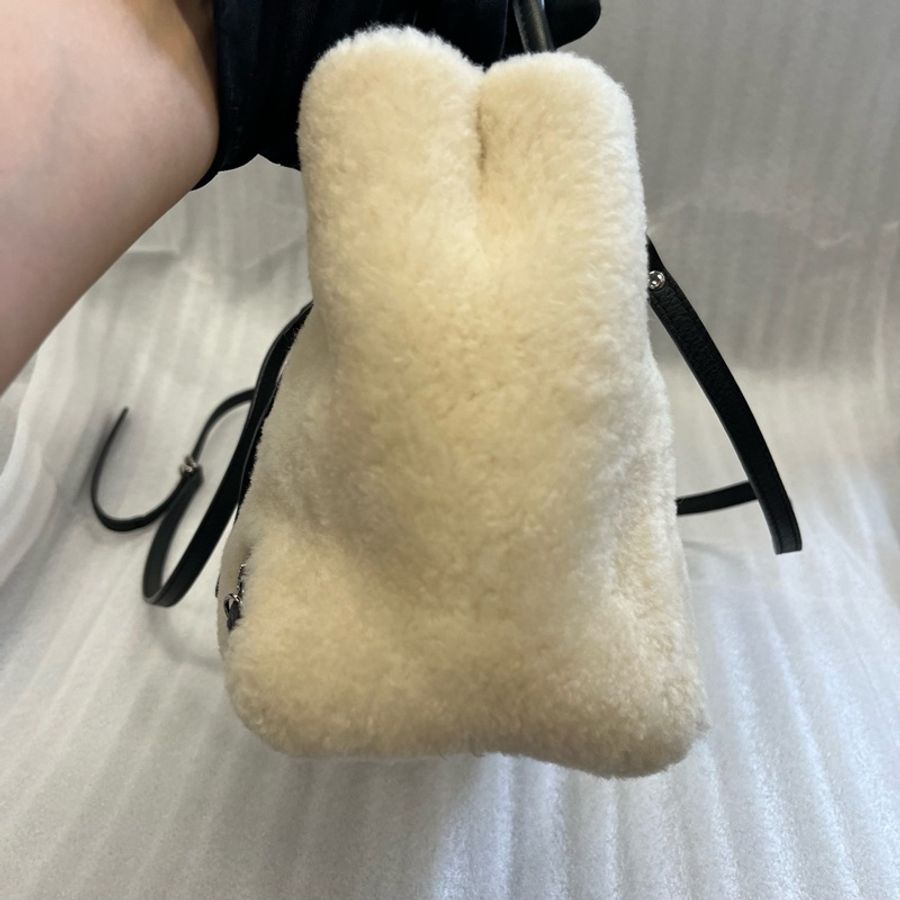 Balenciaga • 黑白熊貓羊羔毛機車包 🈶原廠背帶-9