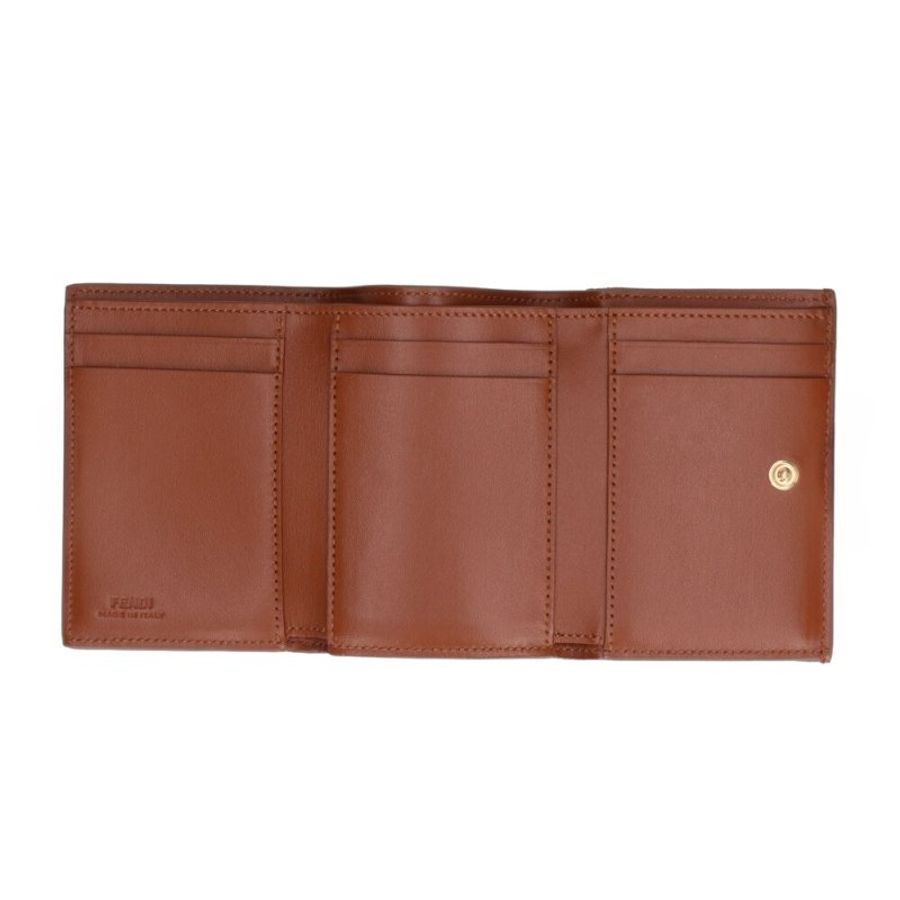 【FENDI 芬迪】Tri-fold FF Diamonds 微型 三摺 皮夾 零錢包 卡夾 短夾 馬鞍棕色 8M0559ALV4F1URW-3