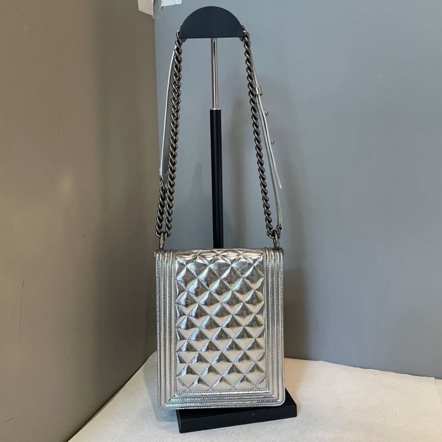 Chanel • 稀有豎版銀色Le Boy-8