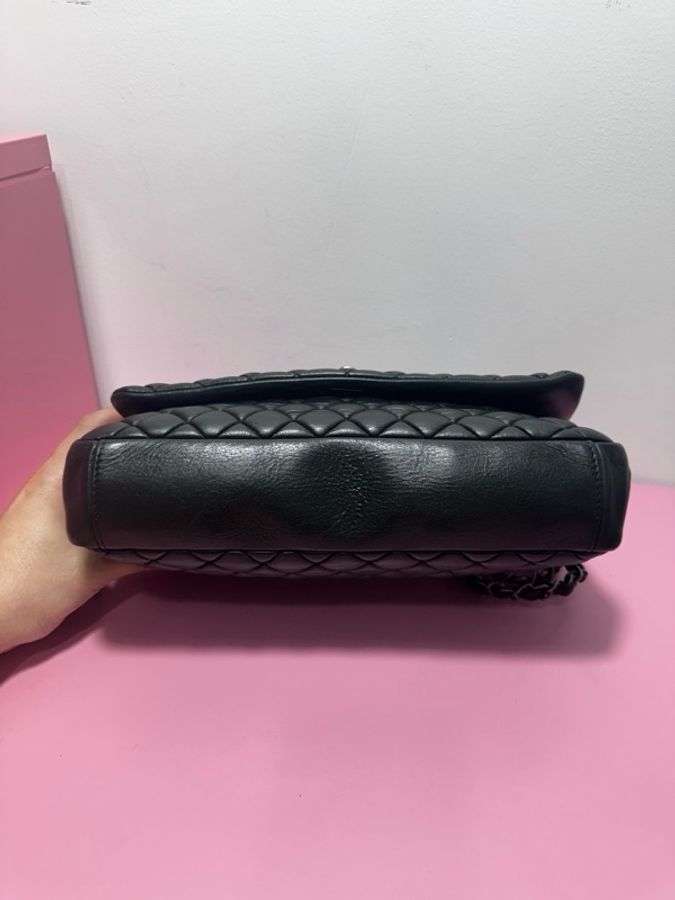 Chanel • 炫彩黑墨綠泡芙牛皮銀釦Cf機場包-5