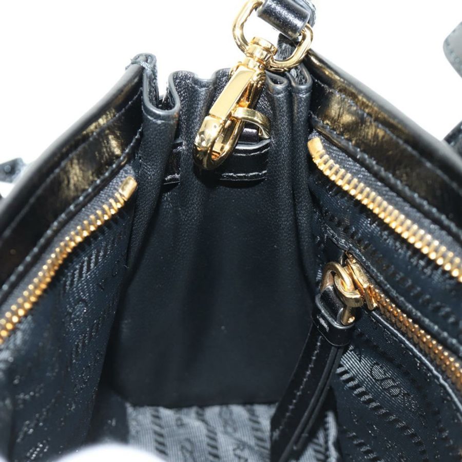 【日本直送】PRADA Bonnie迷你手提包，皮革材質，兩用，黑色金色，正品，貨號188724SM-25