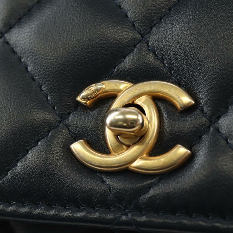 【日本直送】香奈兒 (CHANEL) 絎縫鏈條肩背包，皮革材質，海軍藍金色雙C標誌，正品編號 188933SAM-14