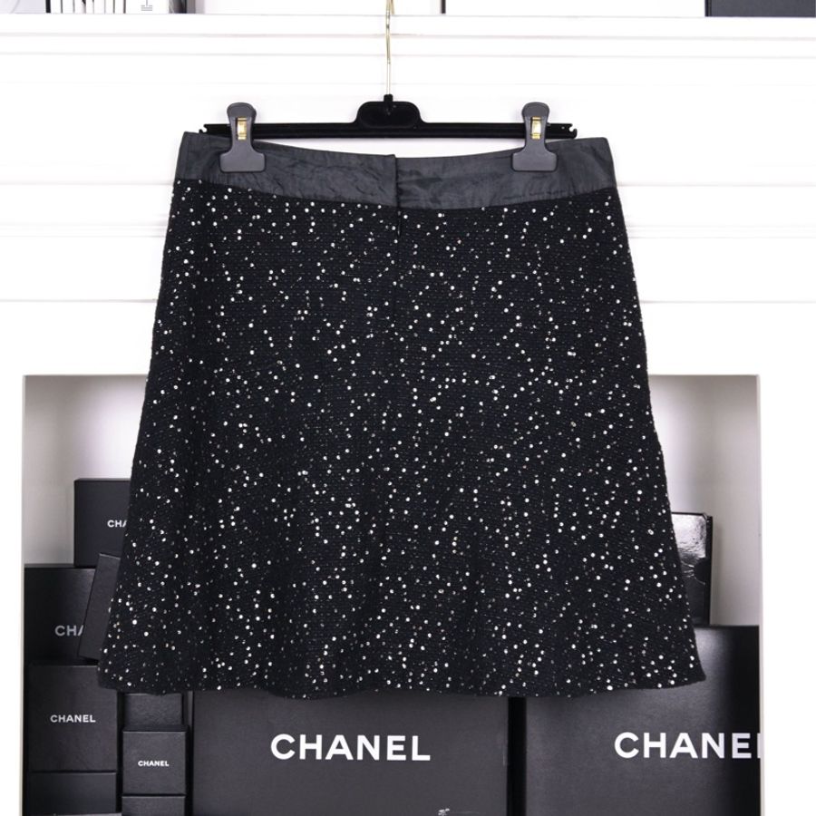 Chanel 02年秀款黑色亮片金属链条流苏滚边猫头鹰扣两口袋上衣外套半裙套装-20