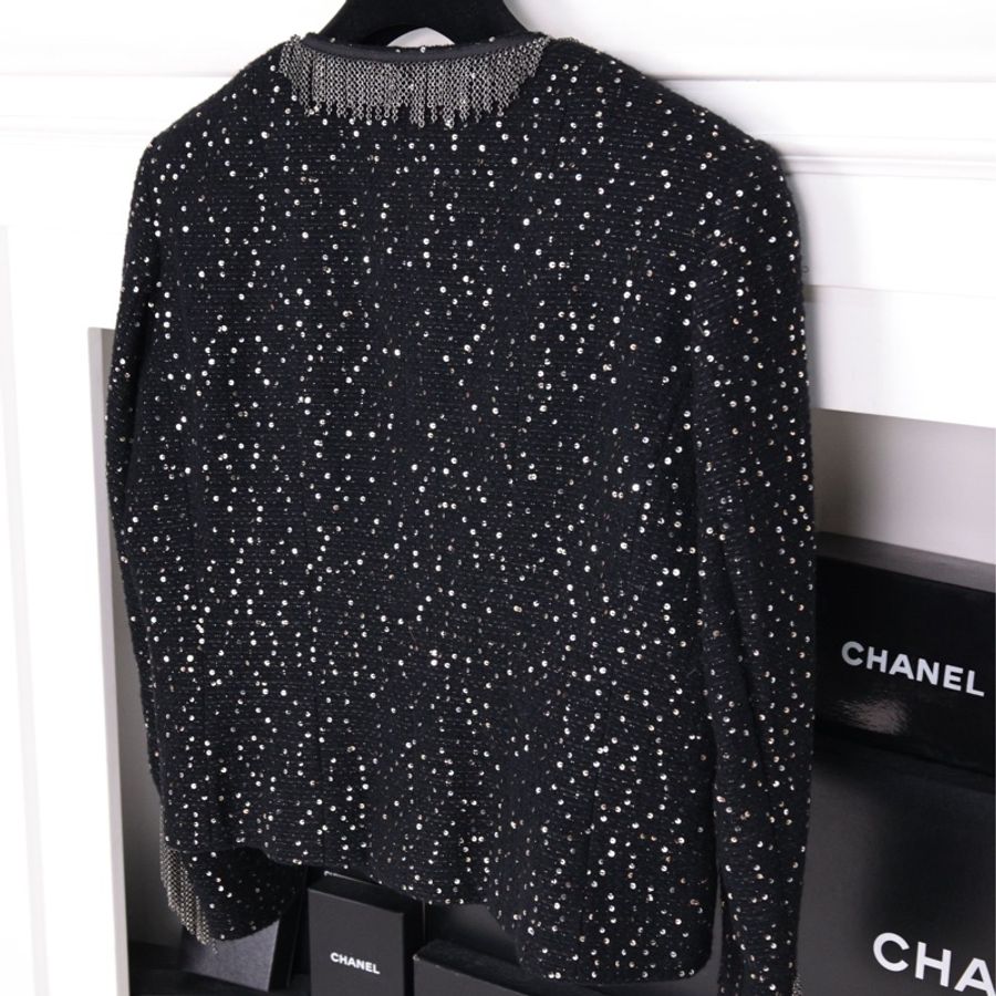 Chanel 02年秀款黑色亮片金属链条流苏滚边猫头鹰扣两口袋上衣外套半裙套装-21