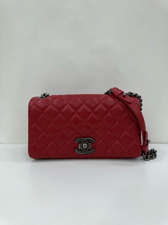 Chanel香奈兒CF復古銀扣 季節款紅色，主扣精緻好看，底長26cm 鐳射21開-1