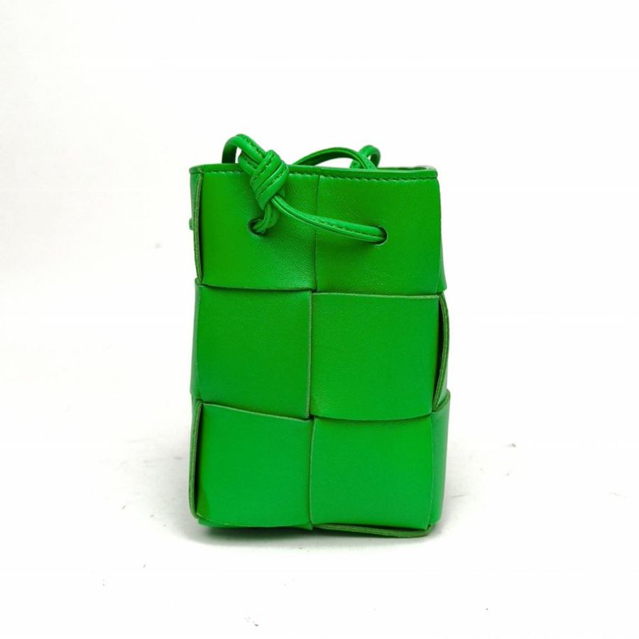 BOTTEGA VENETA 綠色牛皮CASSETTE編織小水桶斜挎包肩背包-1
