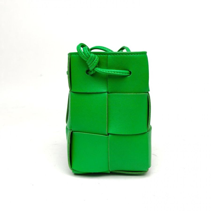 BOTTEGA VENETA 綠色牛皮CASSETTE編織小水桶斜挎包肩背包-3