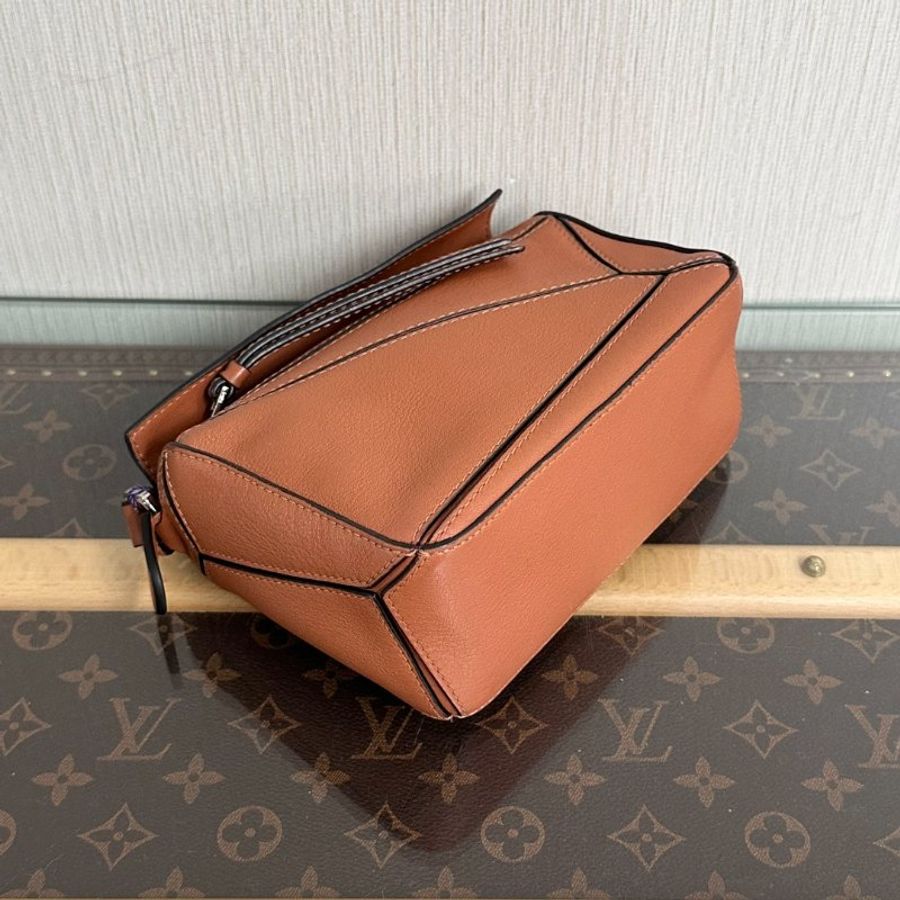 LOEWE/羅意威焦糖色銀扣Puzzle mini幾何手提单肩斜挎包-2