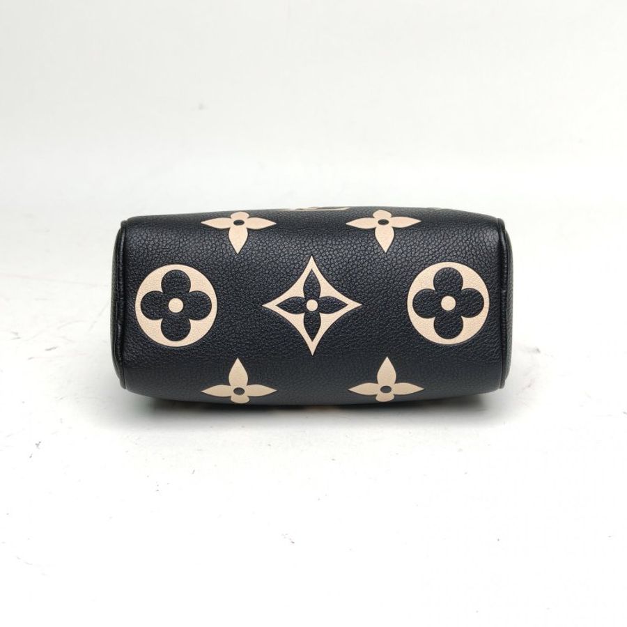 LOUIS VUITTON SpNano16黑白牛皮晶片大Logo印花肩背包-4