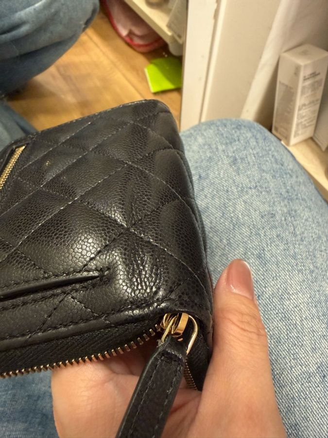 Chanel 經典荔枝皮 拉鍊對開短夾-4