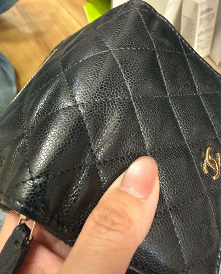 Chanel 經典荔枝皮 拉鍊對開短夾-8