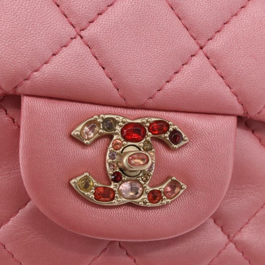【日本直送】香奈兒 (CHANEL) Matelasse 30 鏈條肩背包，羊皮材質，粉紅金色雙C標誌，正品編號 187963SM-18