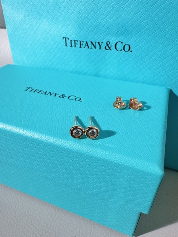Tiffany蒂芙尼 Elsa Peretti® 系列 18K玫瑰金泡泡單鑽耳釘，單邊鑽石10分-4