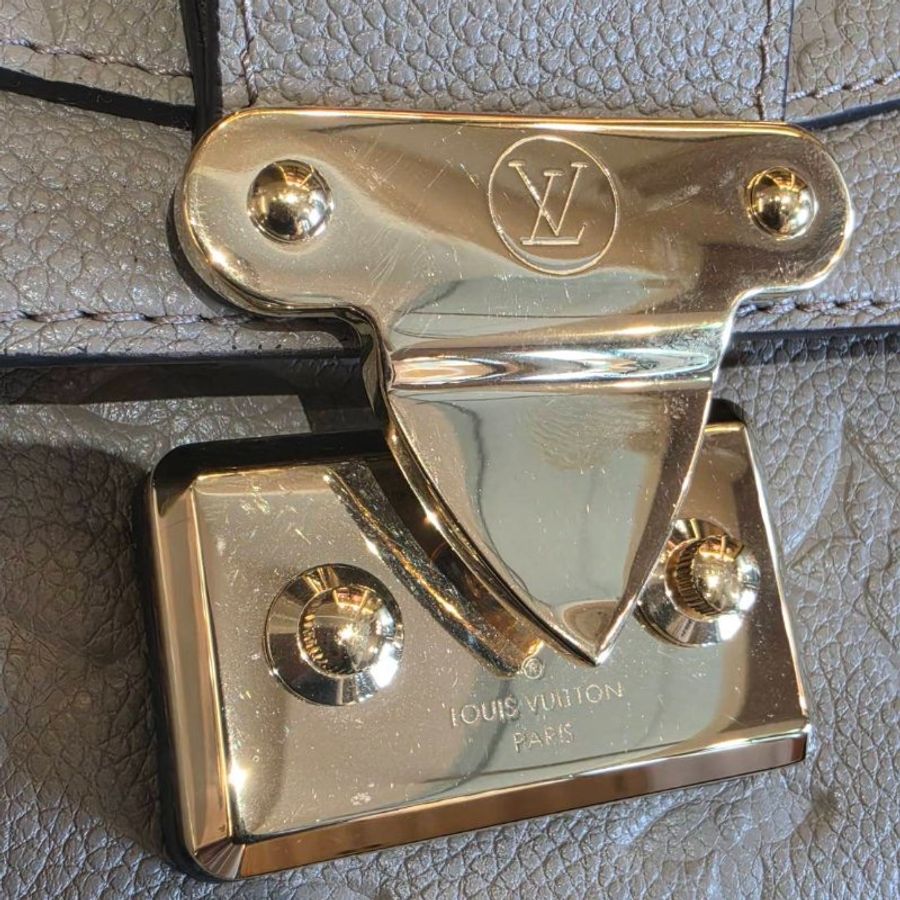 【美收精品】LV 米灰色牛皮壓紋Marceau肩斜背包 5-693-8