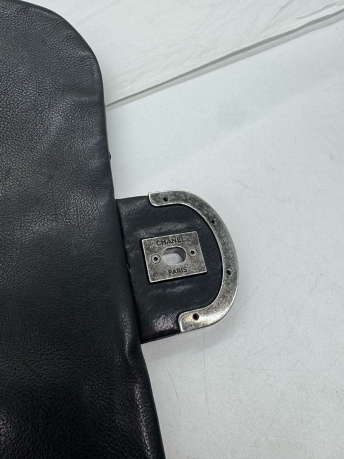 Chanel • 愛丁堡限定流蘇黑銀Cf機場包-21