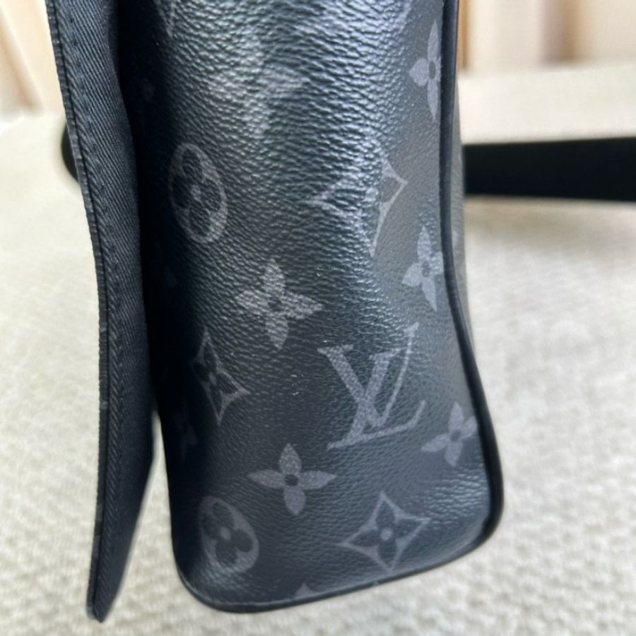 Louis Vuitton 黑色老花郵差包-24