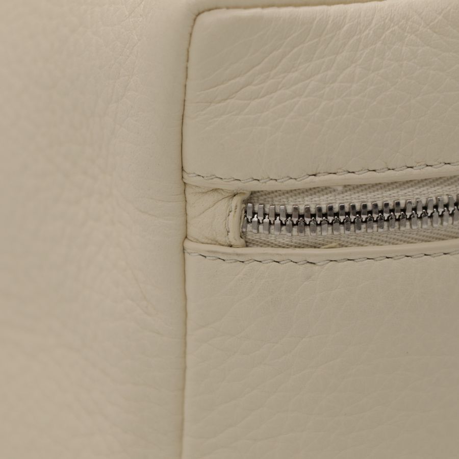 Loro Piana Extra Pocket L23.5 奶昔白 牛皮 雙肩包-2