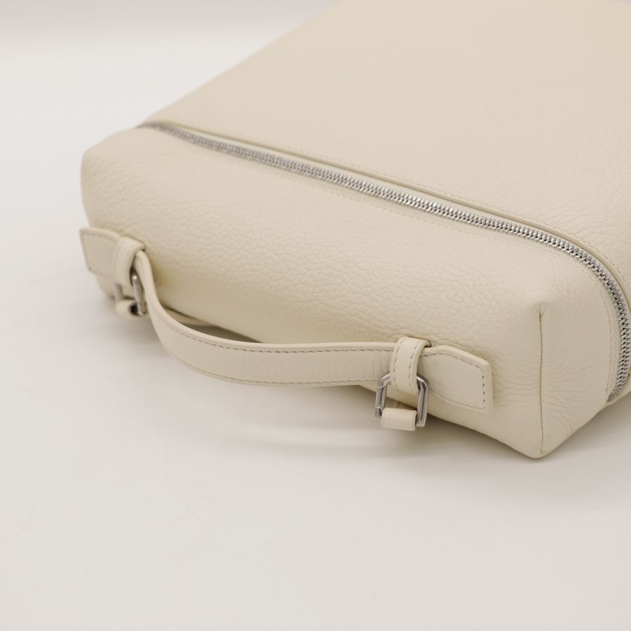 Loro Piana Extra Pocket L23.5 奶昔白 牛皮 雙肩包-4
