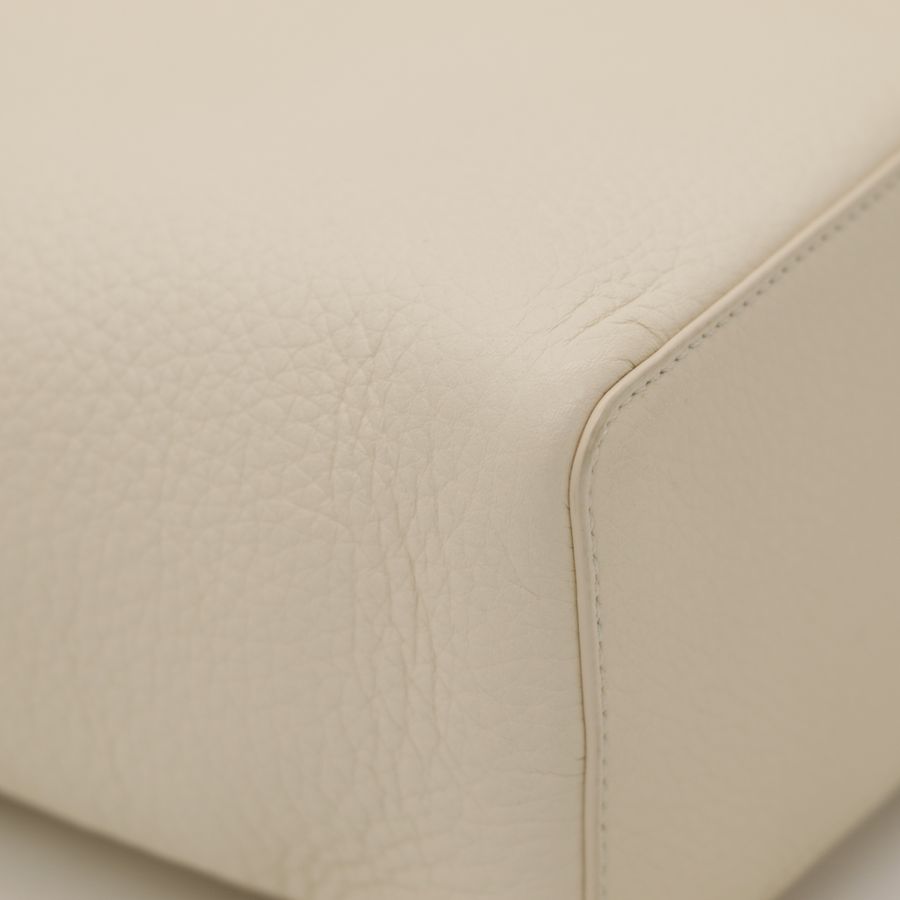 Loro Piana Extra Pocket L23.5 奶昔白 牛皮 雙肩包-5