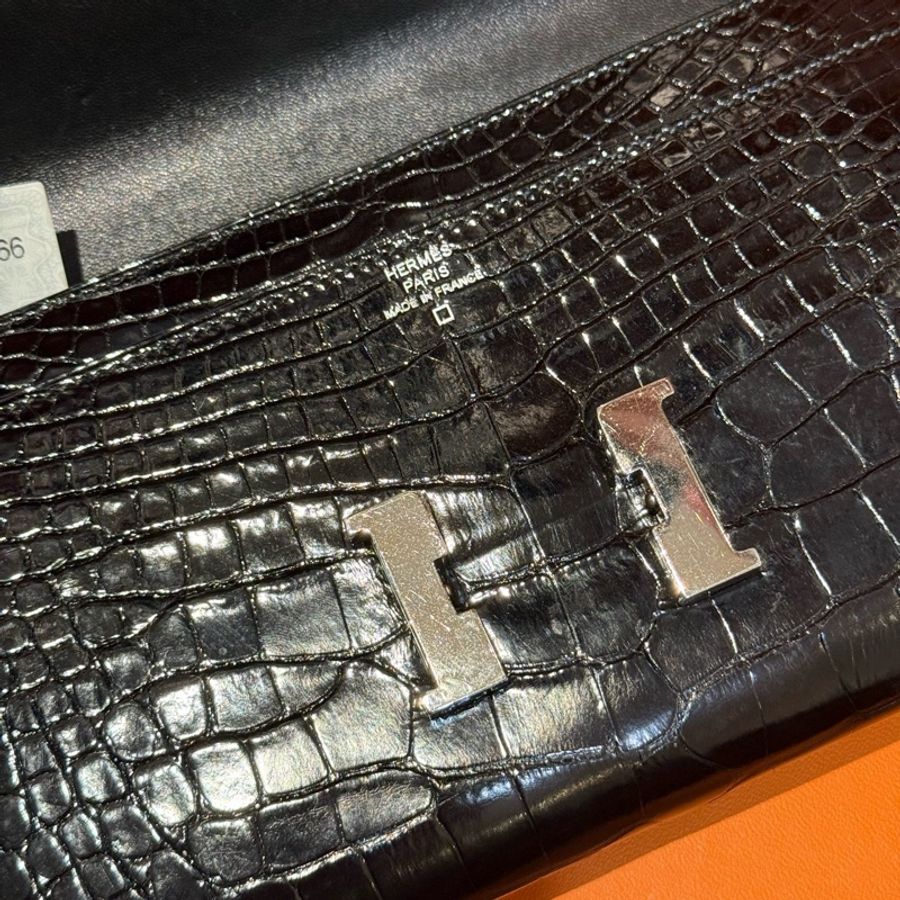 Hermes 愛馬仕黑色 銀扣方塊亮面鰐魚皮 康康long 長款錢包 框O刻 。-8