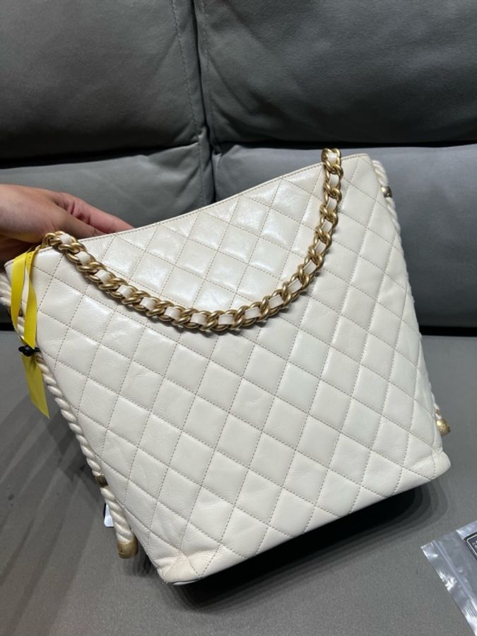 Chanel 香奈兒白金油蠟皮嬉皮hobo水桶包-2