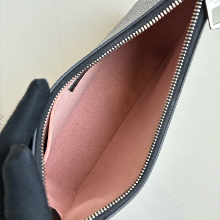 LV/路易威登  Marelle 芯片款 黑色水波紋腋下斜挎包 兩條肩帶-8