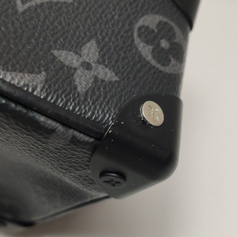 Louis Vuitton (LV) Soft Trunk迷你牛皮Monogram印花鉚釘包角斜背包單肩包晶片款-12