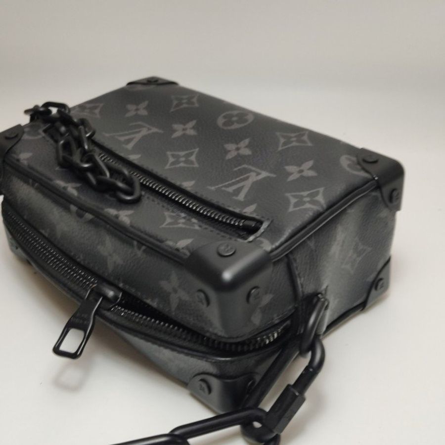 Louis Vuitton (LV) Soft Trunk迷你牛皮Monogram印花鉚釘包角斜背包單肩包晶片款-18