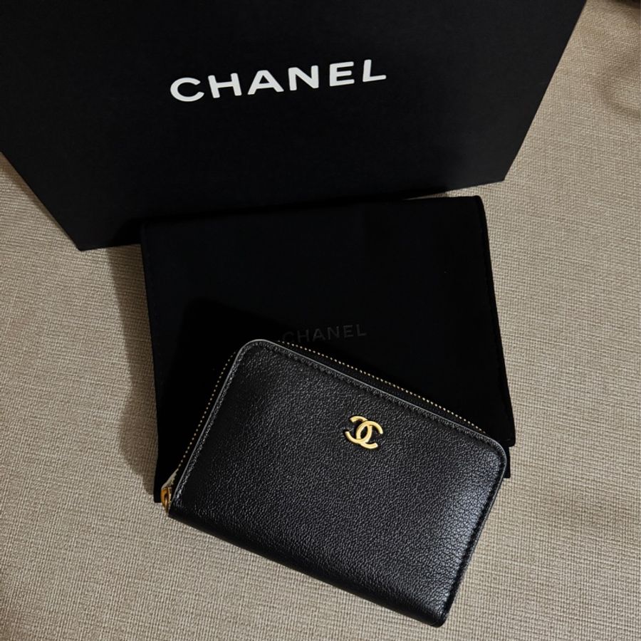 Chanel26S黑白熊貓山羊皮加大短夾-0