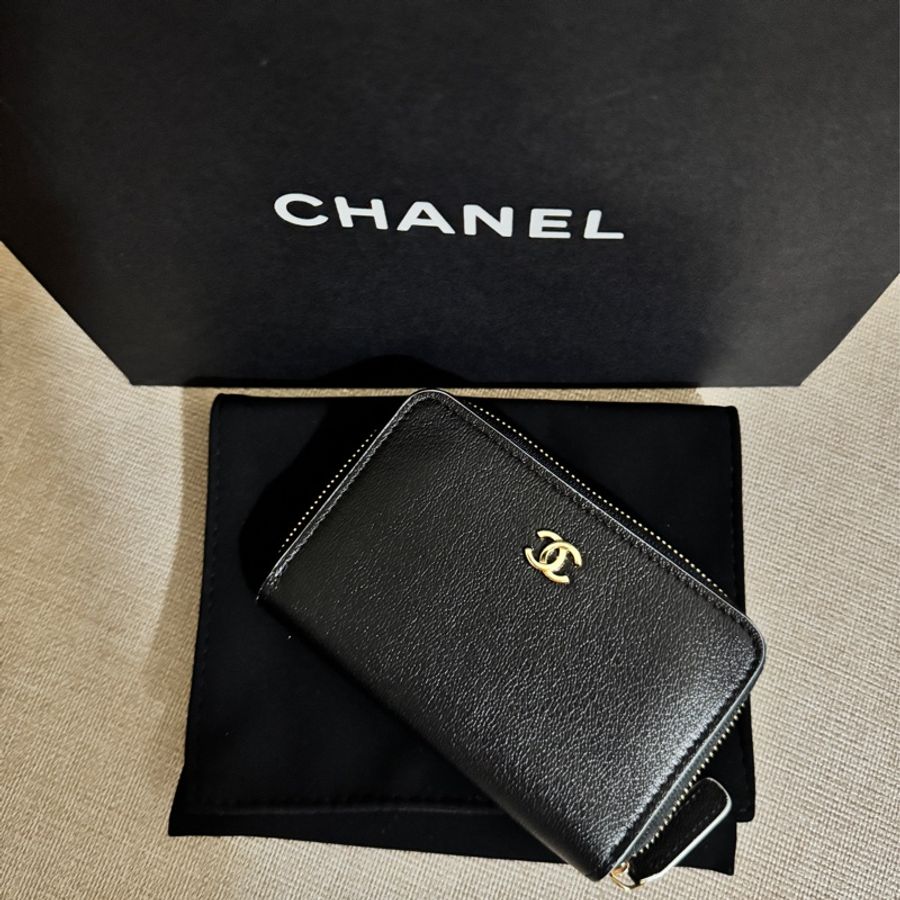 Chanel26S黑白熊貓山羊皮加大短夾-6