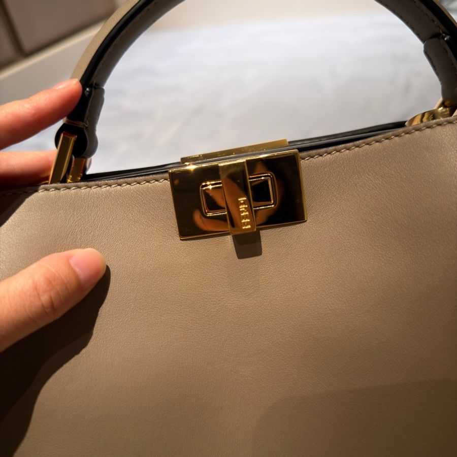 FENDI Peekaboo Essential Small 經典灰 金釦｜台灣專櫃購入  近新美品-17