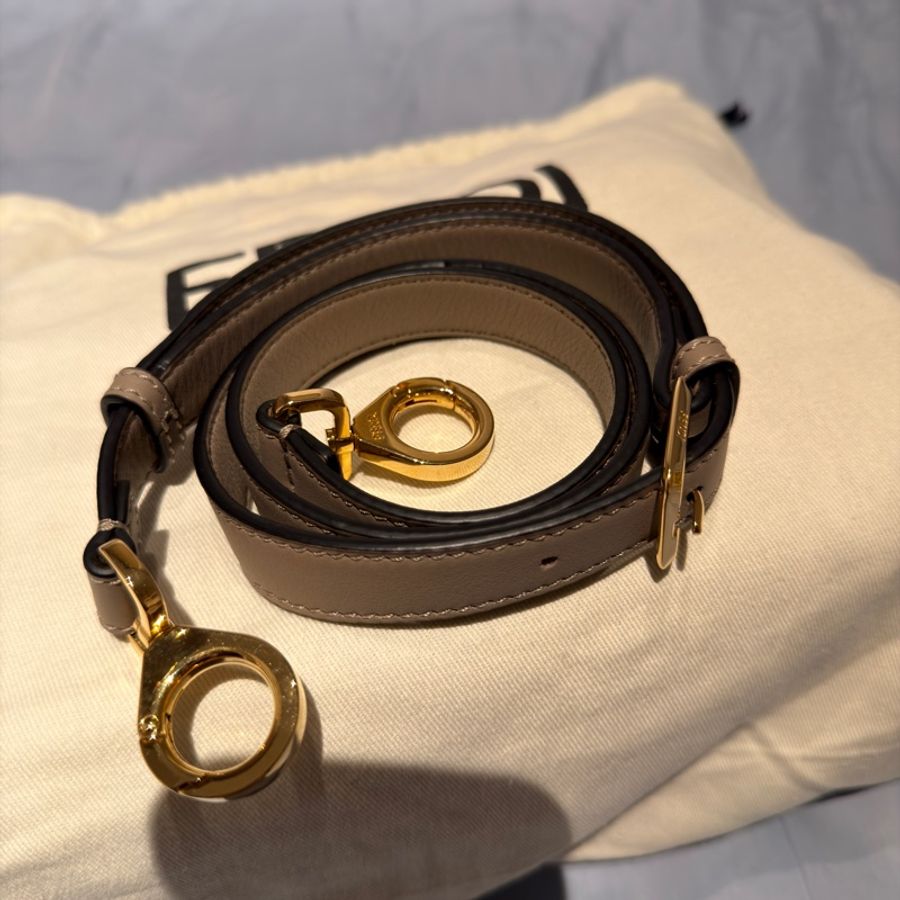 FENDI Peekaboo Essential Small 經典灰 金釦｜台灣專櫃購入  近新美品-21