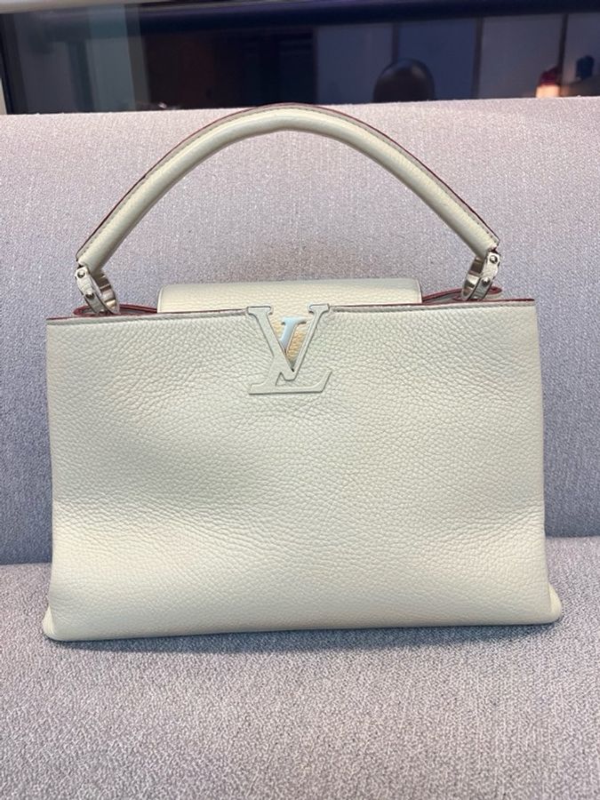 Louis Vuitton 路易威登 大號CAP 珍珠灰 底長：35-0