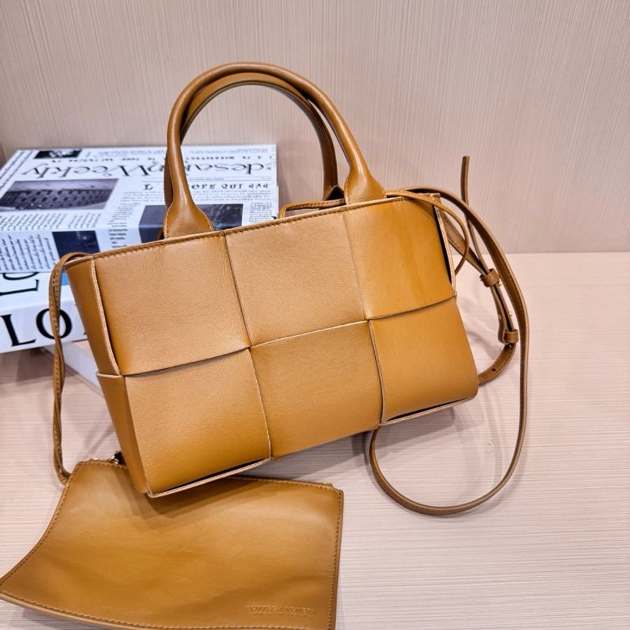 Bottega Veneta葆蝶家 新款芯片Arco Tote 六格大編織全皮子母托特包 迷你26*16*9-1