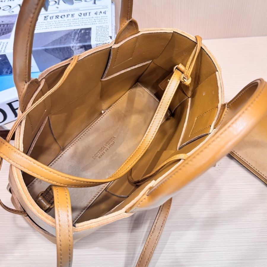 Bottega Veneta葆蝶家 新款芯片Arco Tote 六格大編織全皮子母托特包 迷你26*16*9-6