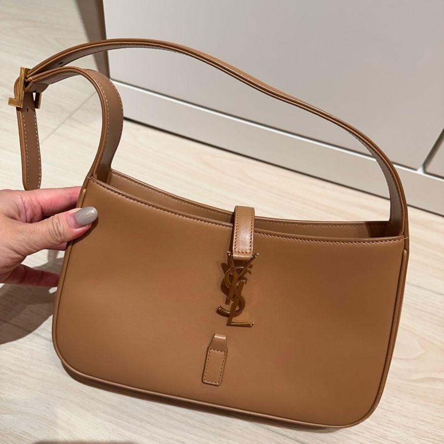 Saint Laurent Le 5 A 7 Mini Hobo 奶茶色皮革腋下包-0