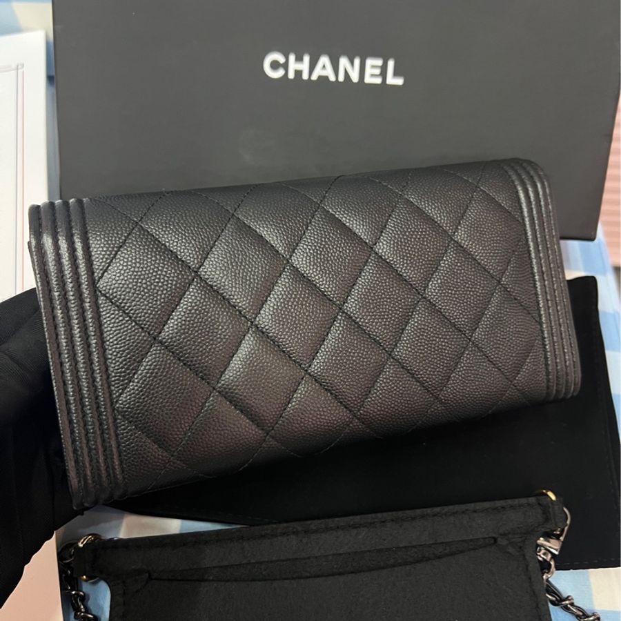 Chanel • 經典Le Boy 全黑荔枝牛皮翻蓋長夾So Black 全配🈶盒-2