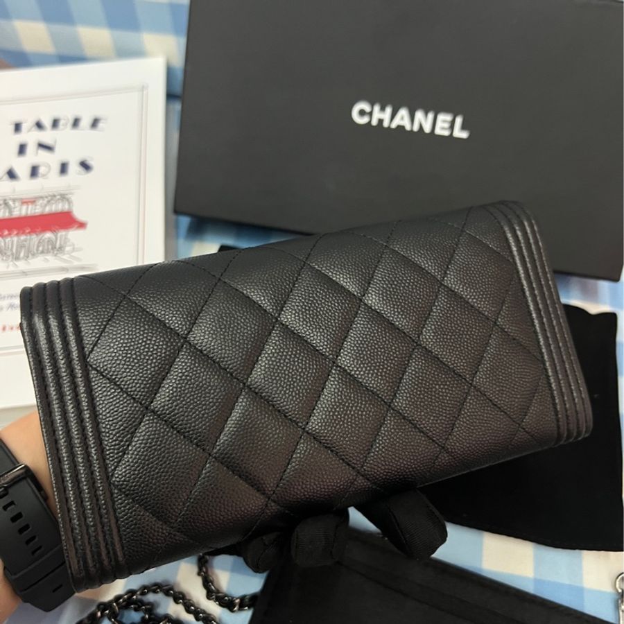 Chanel • 經典Le Boy 全黑荔枝牛皮翻蓋長夾So Black 全配🈶盒-4