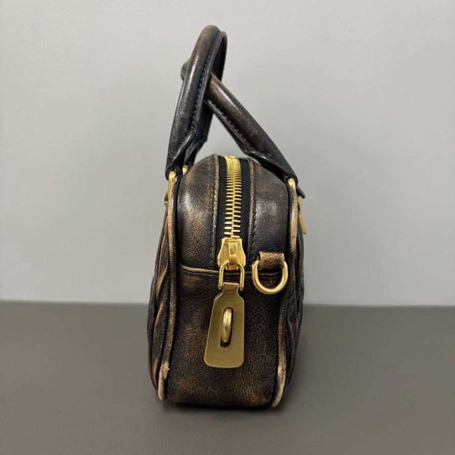 【威選精品】🤎 Miu Miu Too Pretty 仿舊小羊皮保齡球手袋｜芯片款-13